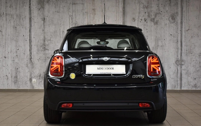 MINI Cooper S cena 165900 przebieg: 8198, rok produkcji 2023 z Tuchola małe 436